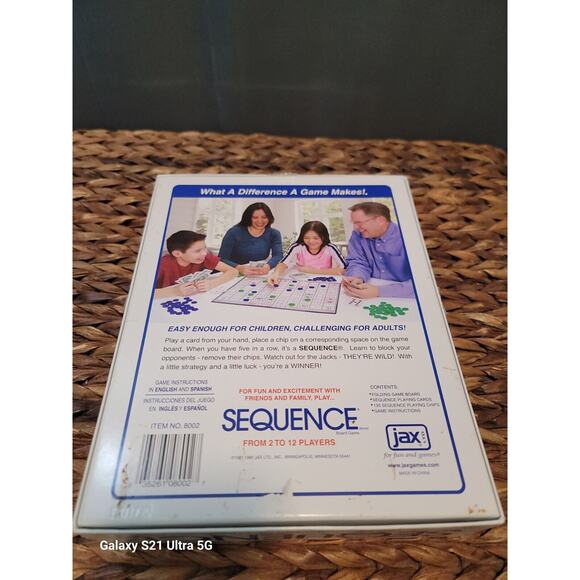 Sequence An Exciting Game of Strategy - Board Game - Picture 6 of 11